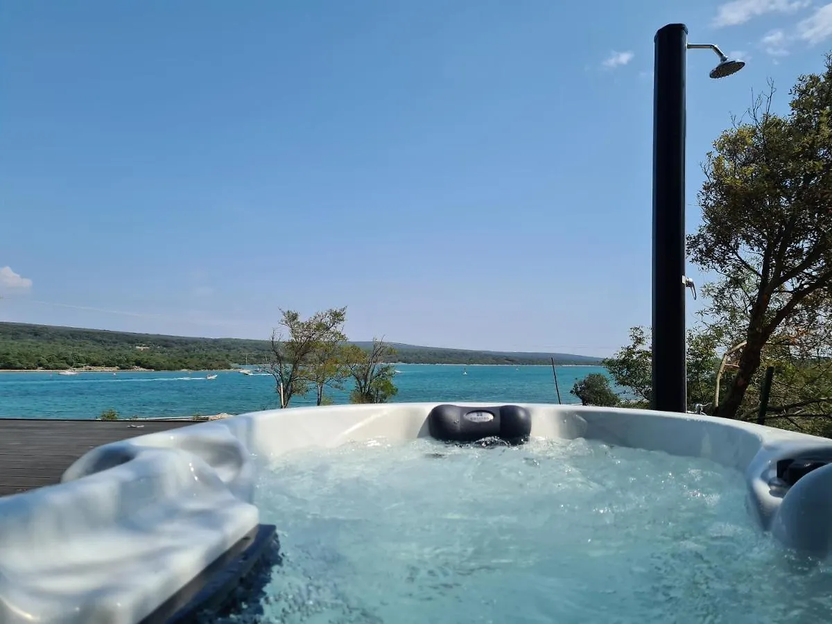 Das Ist Walter House, New 2020! Hotell Osor Camping