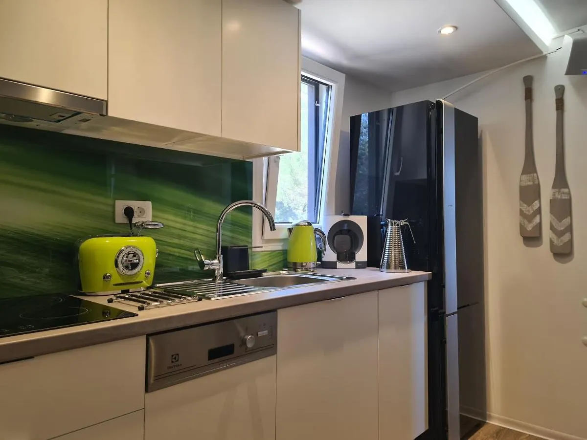 Das Ist Walter House, New 2020! Hotell Osor Camping