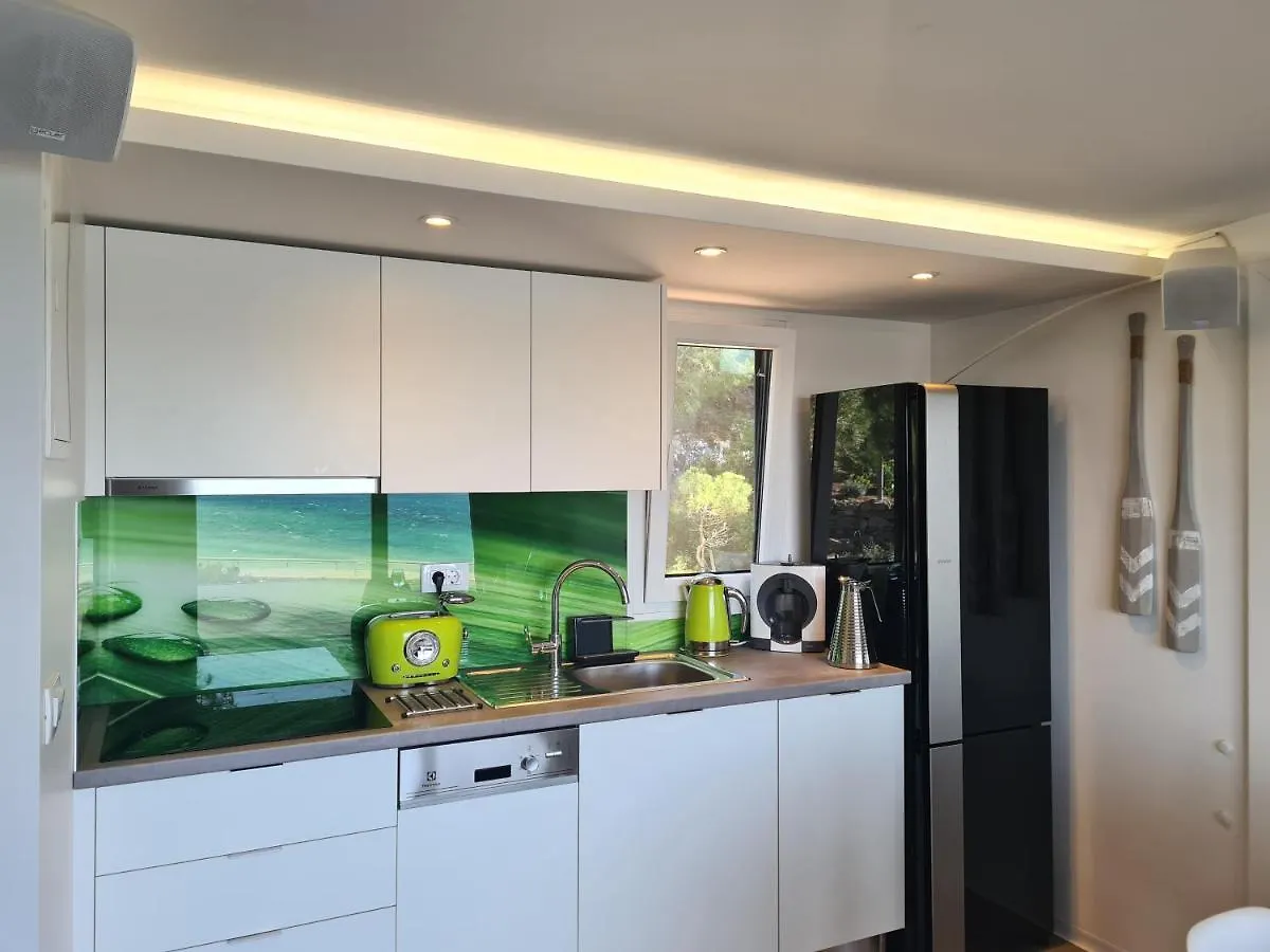 Camping Das Ist Walter House, New 2020! Hotell Osor